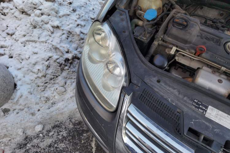 Used Volkswagen Sagitar 2010 1.4 TSI Automatic Tech Edition Right Front Headlight