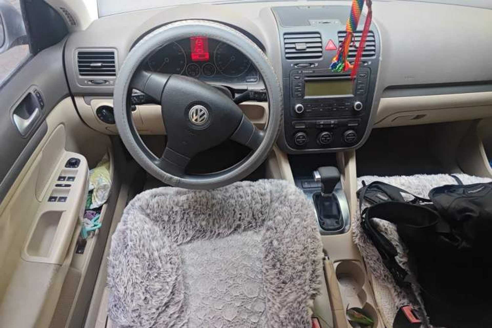 Used Volkswagen Sagitar 2010 1.4 TSI Automatic Tech Edition Steering Wheel