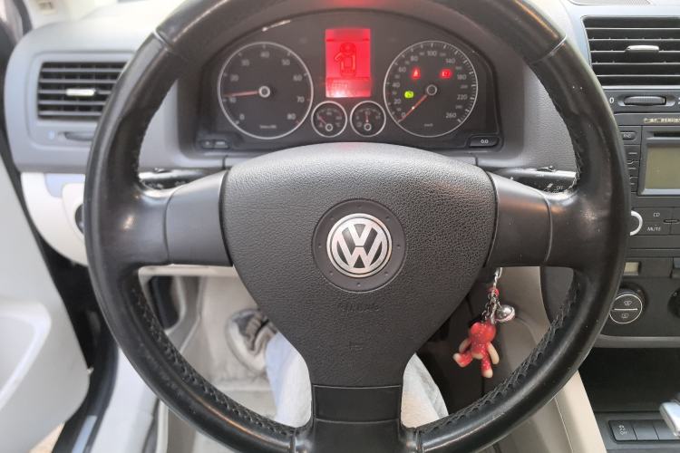Used Volkswagen Sagitar 2010 1.4 TSI Automatic Luxury Model Steering Wheel