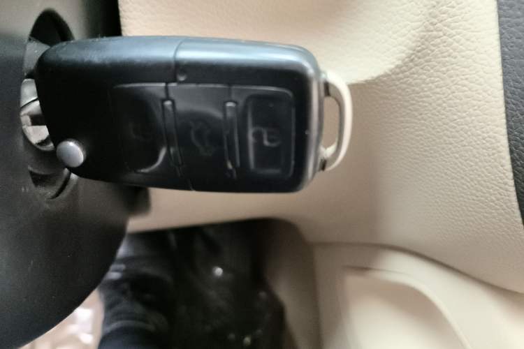 Used Volkswagen Sagitar 2010 1.4 TSI Automatic Tech Edition Vehicle Key