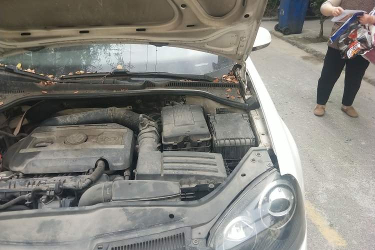 Used Volkswagen Sagitar 2010 1.8TSI Manual Champion Edition Engine Bay Left