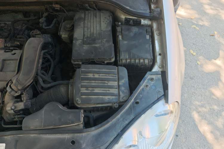 Used Volkswagen Sagitar 2010 1.4 TSI Automatic Luxury Model Engine Bay Left
