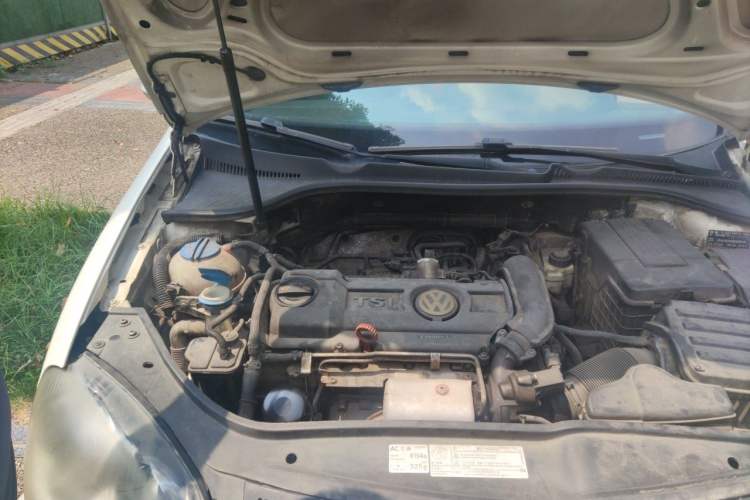 Used Volkswagen Sagitar 2010 1.4 TSI Automatic Tech Edition Engine Bay Right