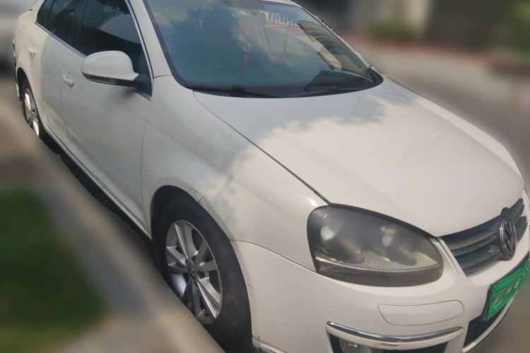 Used Volkswagen Sagitar 2010 1.4 TSI Automatic Tech Edition Front Right 45 Deg