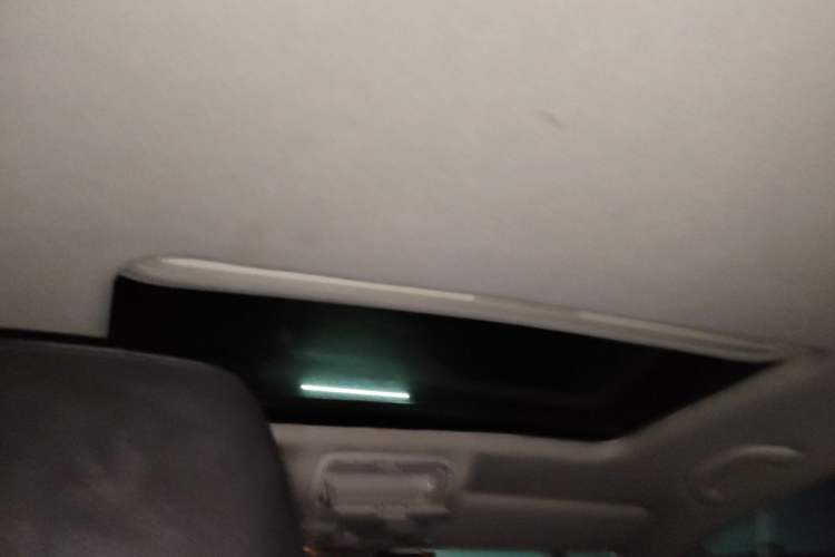 Used Volkswagen Sagitar 2010 1.8TSI Automatic Champion Edition Headliner