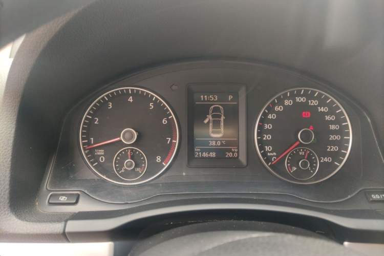 Used Volkswagen Sagitar 2010 1.4 TSI Automatic Tech Edition Instrument Cluster