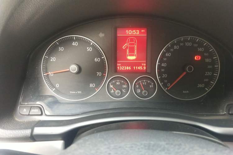 Used Volkswagen Sagitar 2010 1.8TSI Manual Champion Edition Odometer Close Up