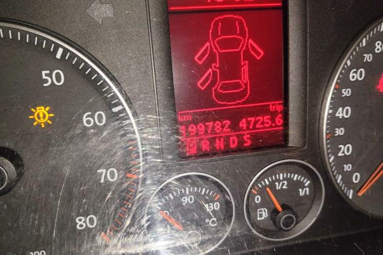 Used Volkswagen Sagitar 2010 1.8TSI Automatic Champion Edition Odometer Close Up
