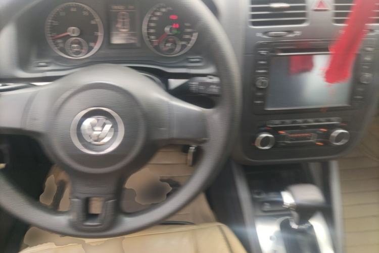 Used Volkswagen Sagitar 2010 1.4 TSI Automatic Tech Edition Steering Wheel
