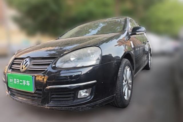 Ojetý Volkswagen Sagitar 2011 1.6L Manual Comfort Version