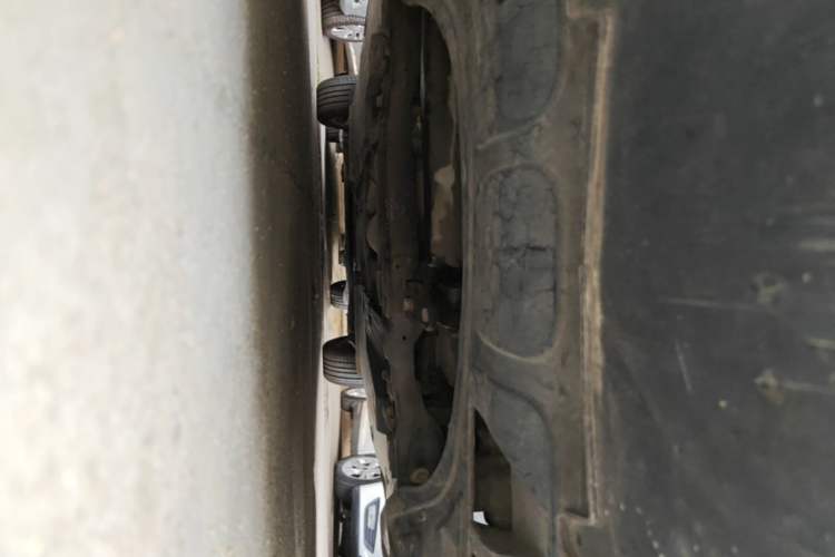 Used Volkswagen Sagitar 2011 1.6L Manual Comfort Version Chassis Front