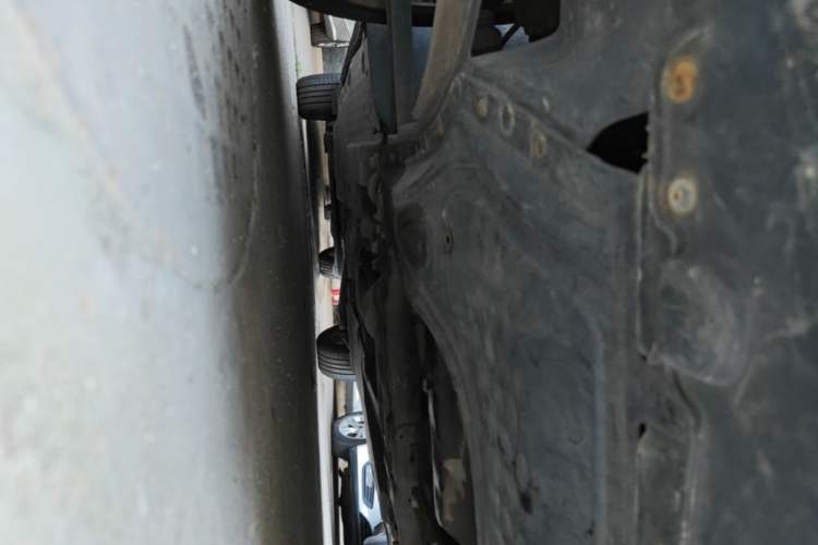 Used Volkswagen Sagitar 2011 1.6L Manual Comfort Version Chassis Front Right