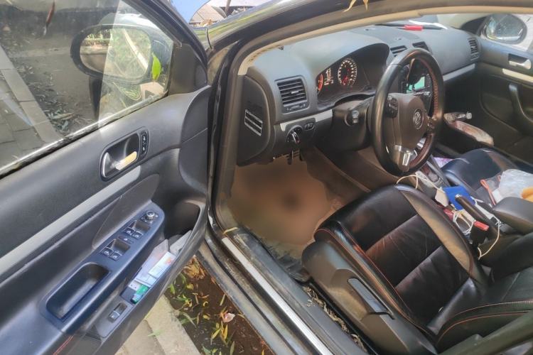 Used Volkswagen Sagitar 2011 1.8TSI Automatic Champion Edition Driver Seat