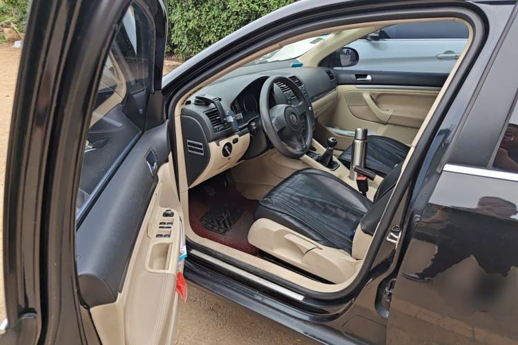 Used Volkswagen Sagitar 2011 1.4 TSI Manual Tech Model Driver Seat