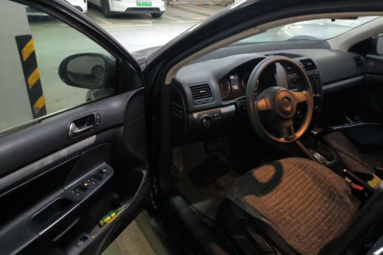 Used Volkswagen Sagitar 2011 1.6L Automatic Comfort Edition Driver Seat