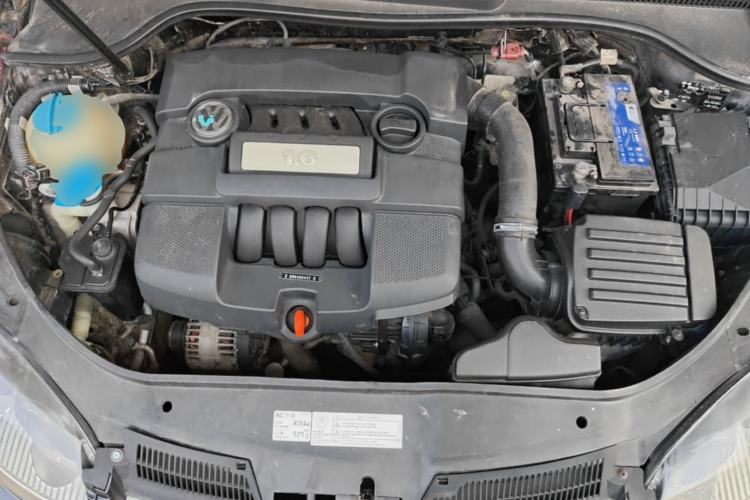 Used Volkswagen Sagitar 2011 1.6L Manual Comfort Version Engine Bay