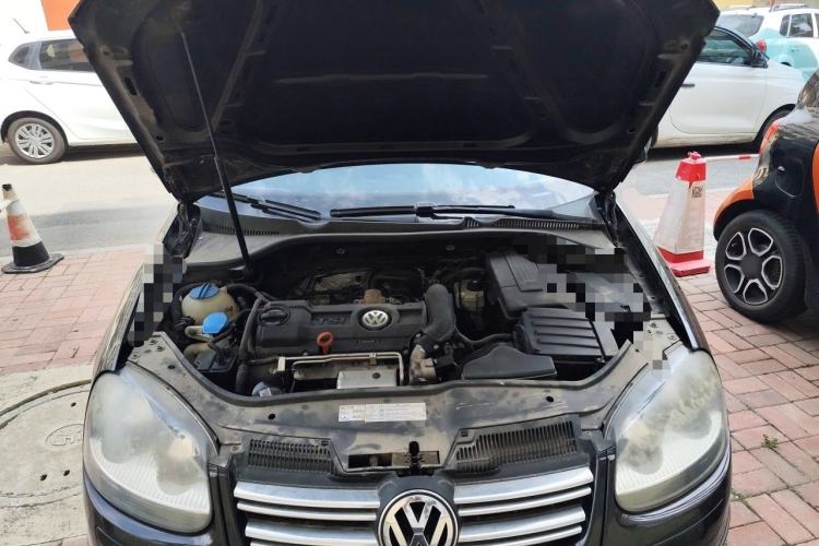 Used Volkswagen Sagitar 2011 1.4 TSI Automatic Tech Model Engine Bay