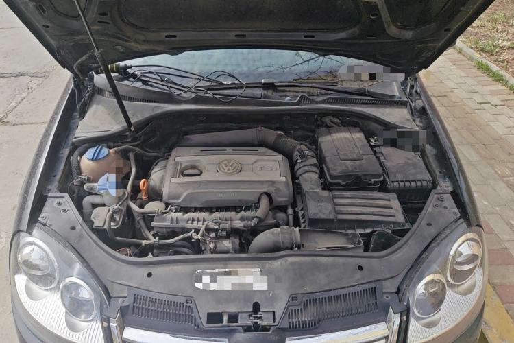 Used Volkswagen Sagitar 2011 1.8TSI Automatic Champion Edition Engine Bay