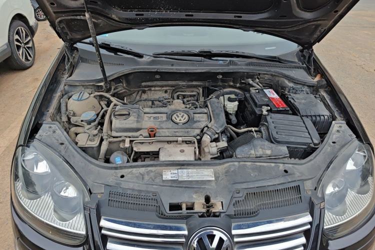 Used Volkswagen Sagitar 2011 1.4 TSI Manual Tech Model Engine Bay
