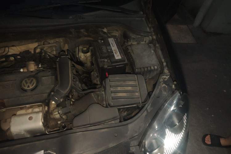 Used Volkswagen Sagitar 2011 1.4 TSI Manual Tech Model Engine Bay Left