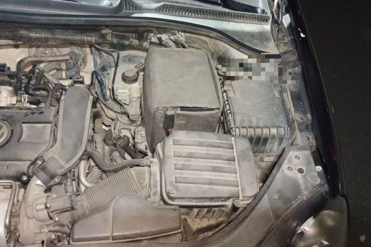 Used Volkswagen Sagitar 2011 1.4 TSI Manual Luxury Edition Engine Bay Left