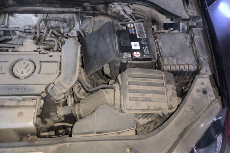 Used Volkswagen Sagitar 2011 1.4 TSI Manual Luxury Edition Engine Bay Left