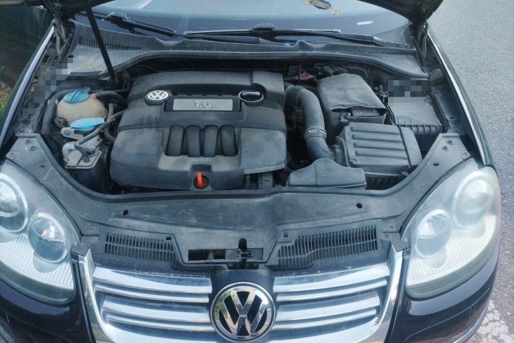 Used Volkswagen Sagitar 2011 1.6L Manual Special Edition Engine Bay
