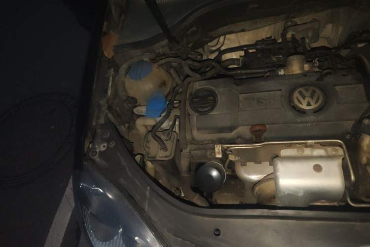 Used Volkswagen Sagitar 2011 1.4 TSI Manual Tech Model Engine Bay Right
