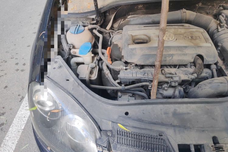 Used Volkswagen Sagitar 2011 1.8TSI Automatic Champion Edition Engine Bay Right