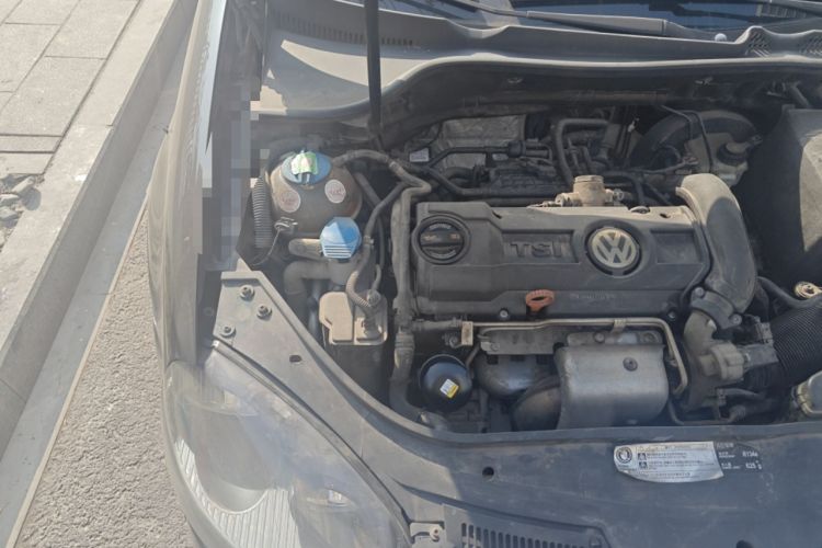 Used Volkswagen Sagitar 2011 1.4 TSI Manual Tech Model Engine Bay Right