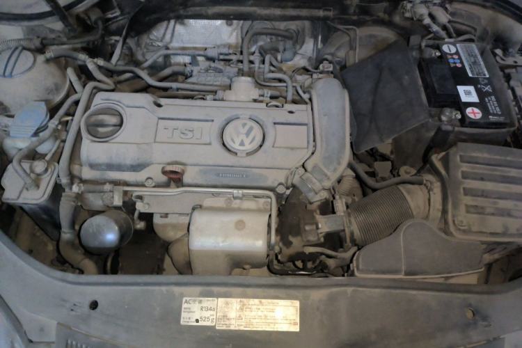 Used Volkswagen Sagitar 2011 1.4 TSI Manual Luxury Edition Engine Bay