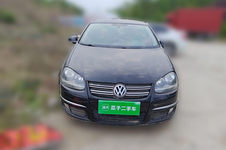 Used Volkswagen Sagitar 2011 1.6L Manual Comfort Version Front