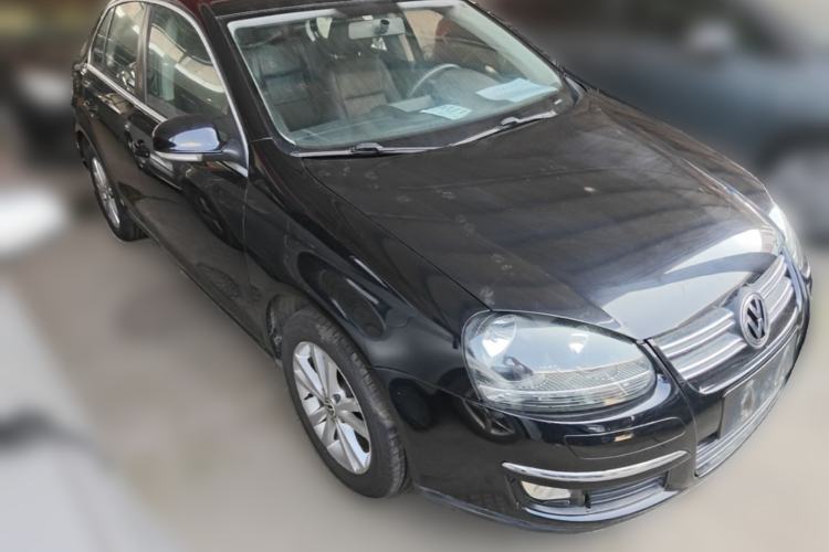 Used Volkswagen Sagitar 2011 1.6L Manual Comfort Version Front Right 45 Deg