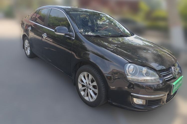 Used Volkswagen Sagitar 2011 1.6L Automatic Special Edition Front Right 45 Deg