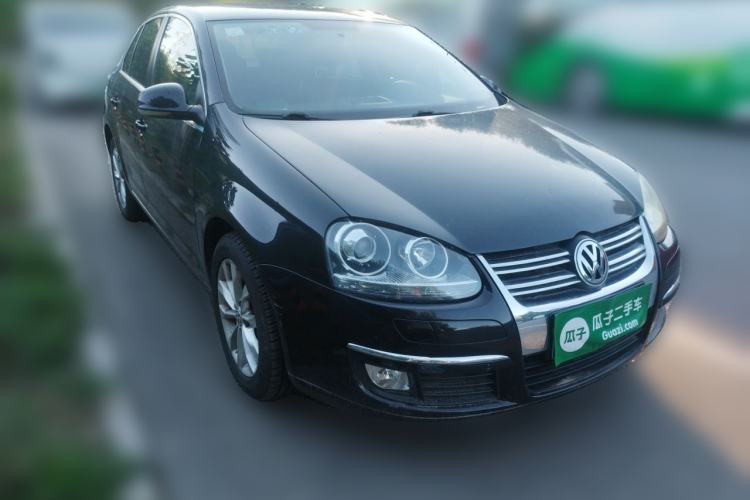 Used Volkswagen Sagitar 2011 1.6L Manual Special Edition Front Right 45 Deg