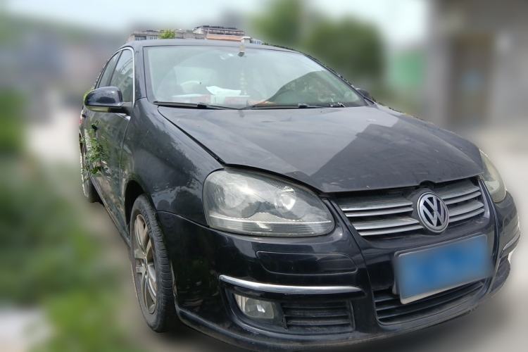 Used Volkswagen Sagitar 2011 1.6L Automatic Comfort Edition Front Right 45 Deg