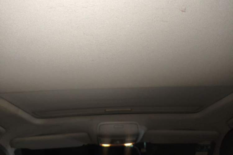 Used Volkswagen Sagitar 2011 1.6L Manual Comfort Version Headliner