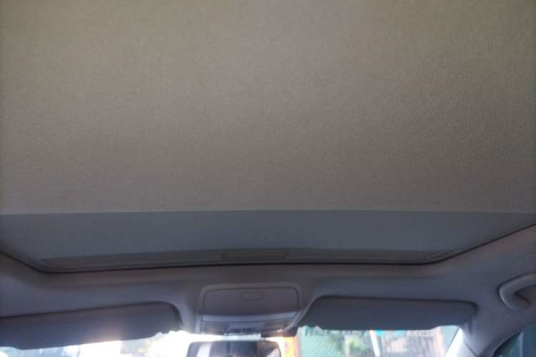 Used Volkswagen Sagitar 2011 1.6L Manual Special Edition Headliner