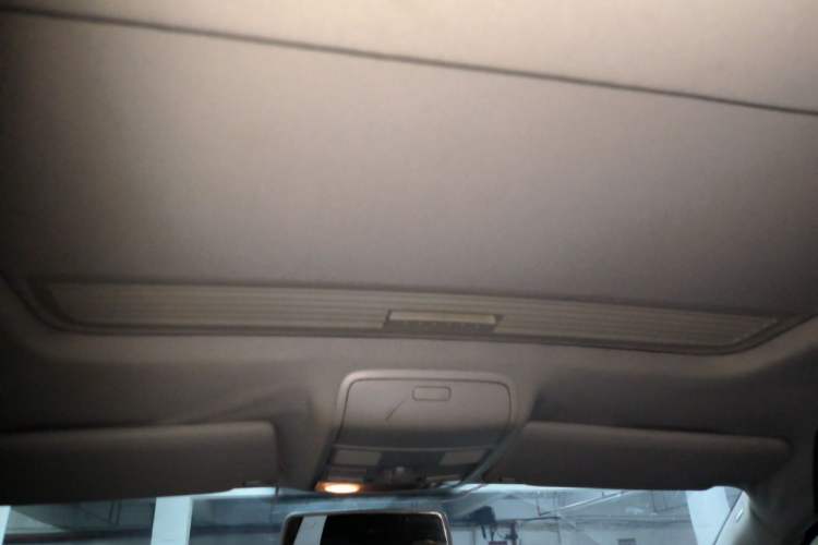 Used Volkswagen Sagitar 2011 1.6L Automatic Comfort Edition Headliner