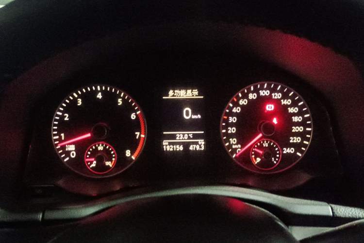 Used Volkswagen Sagitar 2011 1.4 TSI Manual Luxury Edition Instrument Cluster