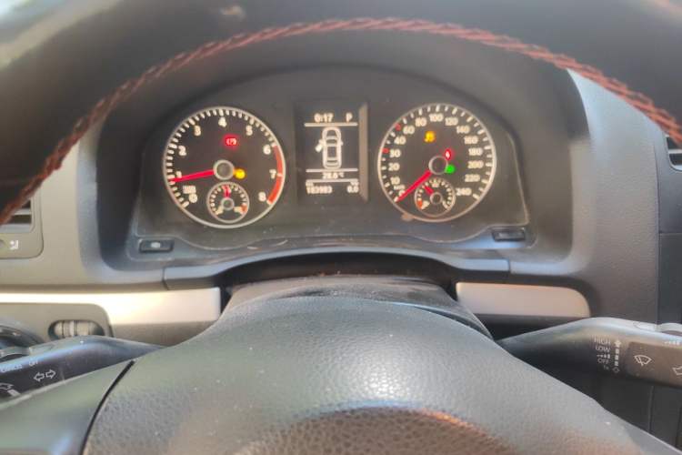 Used Volkswagen Sagitar 2011 1.8TSI Automatic Champion Edition Instrument Cluster