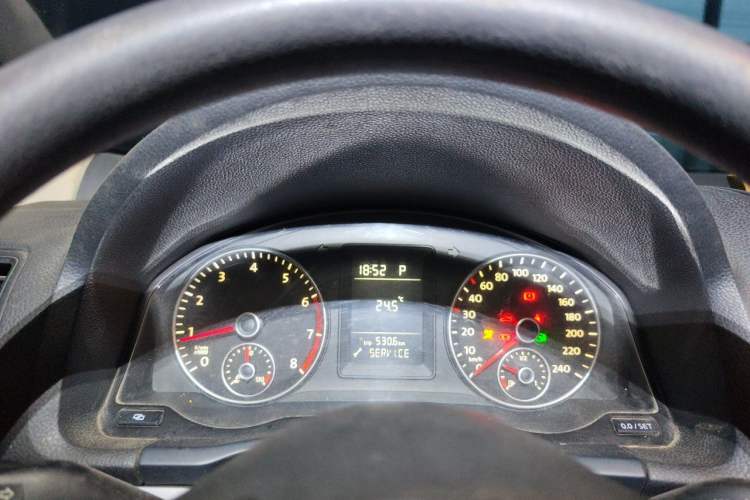 Used Volkswagen Sagitar 2011 1.6L Automatic Comfort Edition Instrument Cluster