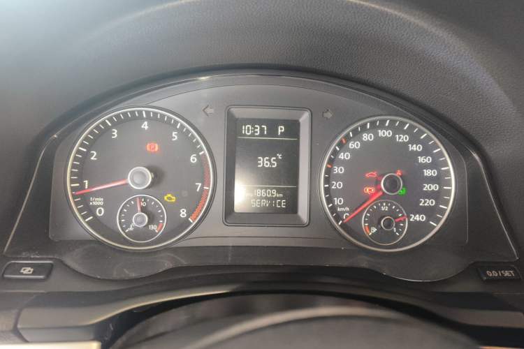 Used Volkswagen Sagitar 2011 1.6L Automatic Comfort Edition Instrument Cluster