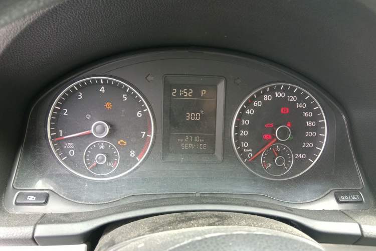 Used Volkswagen Sagitar 2011 1.6L Automatic Comfort Edition Instrument Cluster