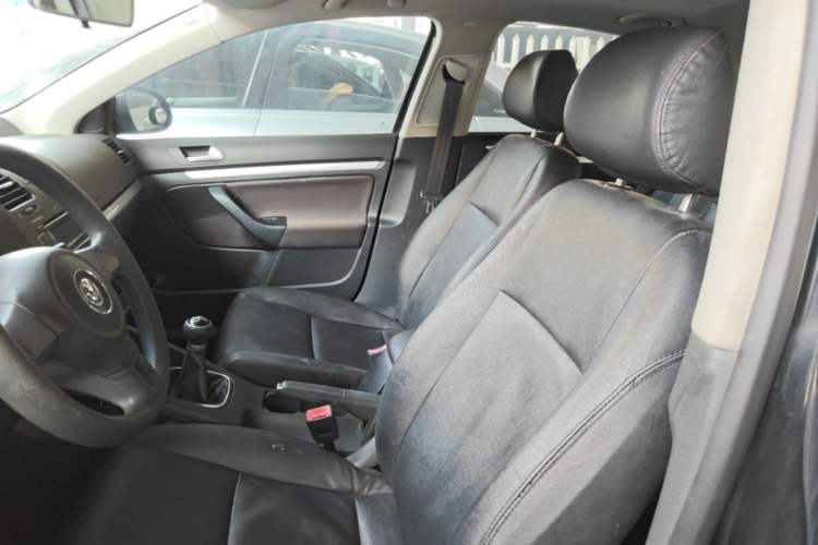 Used Volkswagen Sagitar 2011 1.6L Manual Comfort Version Left Front Seat