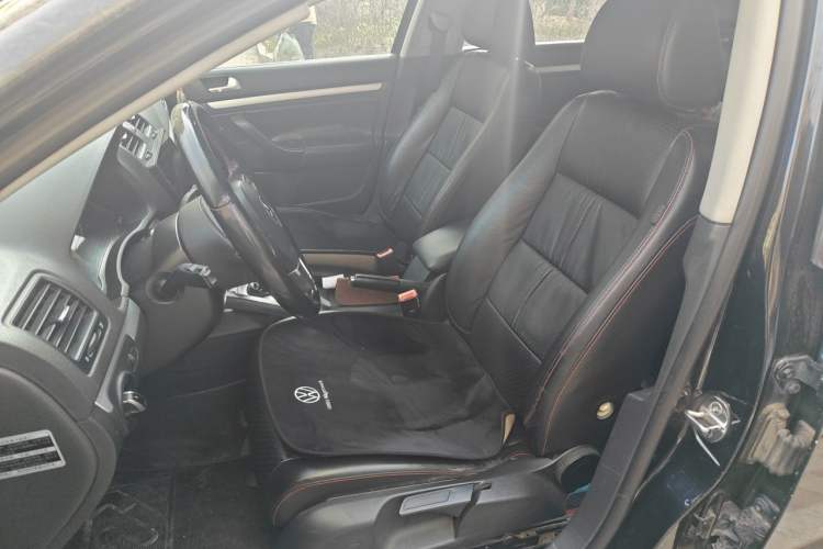Used Volkswagen Sagitar 2011 1.8TSI Automatic Champion Edition Left Front Seat