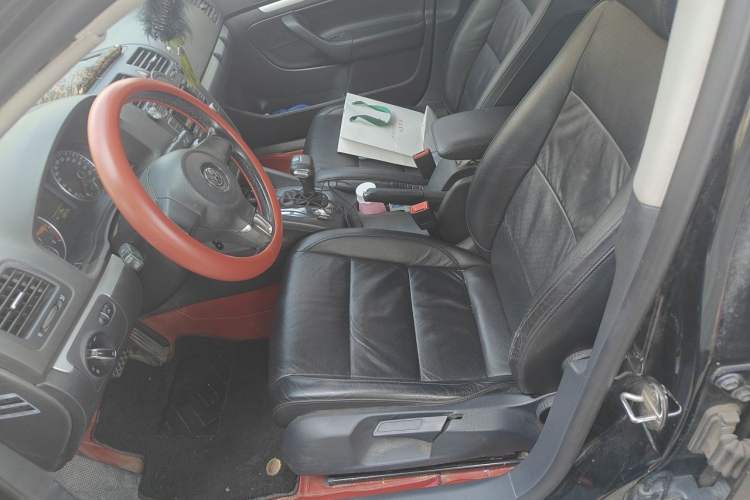 Used Volkswagen Sagitar 2011 1.6L Automatic Special Edition Left Front Seat