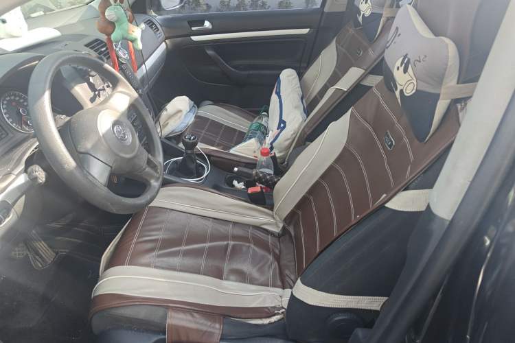 Used Volkswagen Sagitar 2011 1.4 TSI Manual Tech Model Left Front Seat