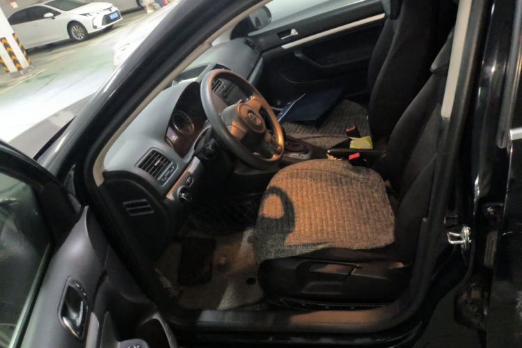 Used Volkswagen Sagitar 2011 1.6L Automatic Comfort Edition Left Front Seat