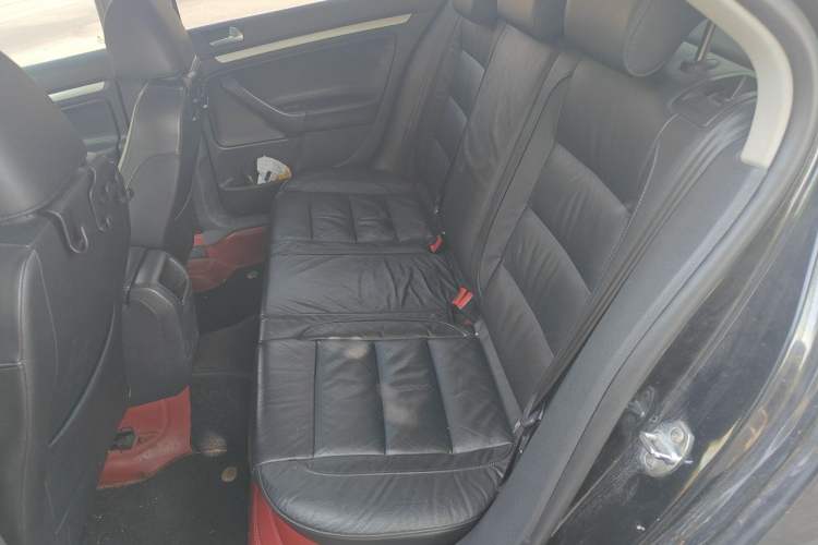 Used Volkswagen Sagitar 2011 1.6L Automatic Special Edition Left Rear Seat